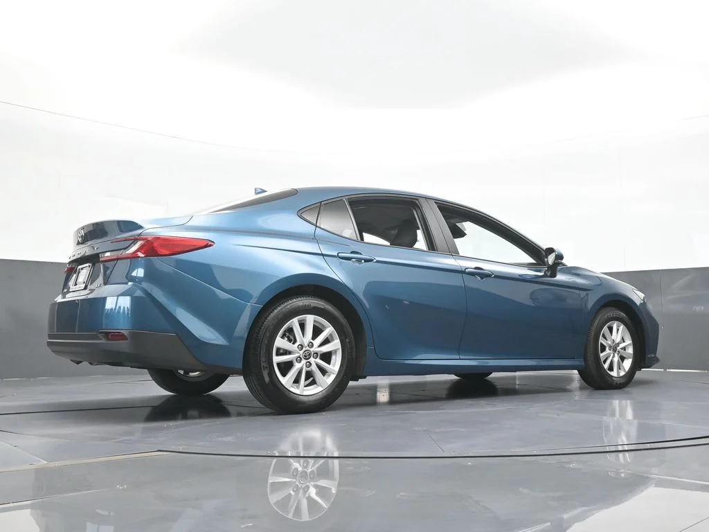 Used 2025 Ocean Toyota LE image 57