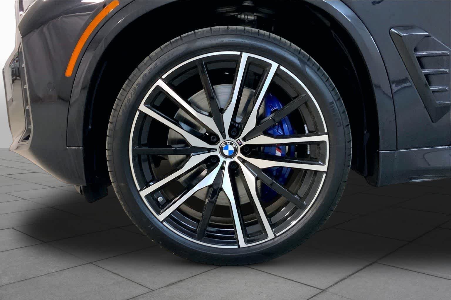New 2026 Black Sapphire Metallic BMW M60i image 11