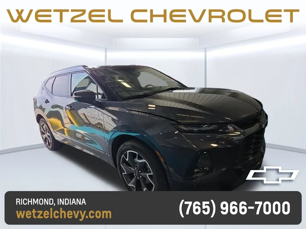 Used 2021 Gray Chevrolet RS image 3