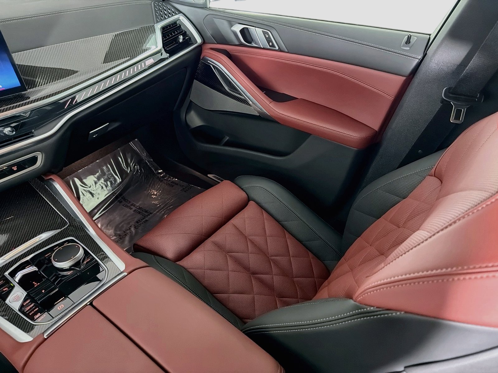 Used 2026 Dravit Grey Metallic BMW M60i image 25