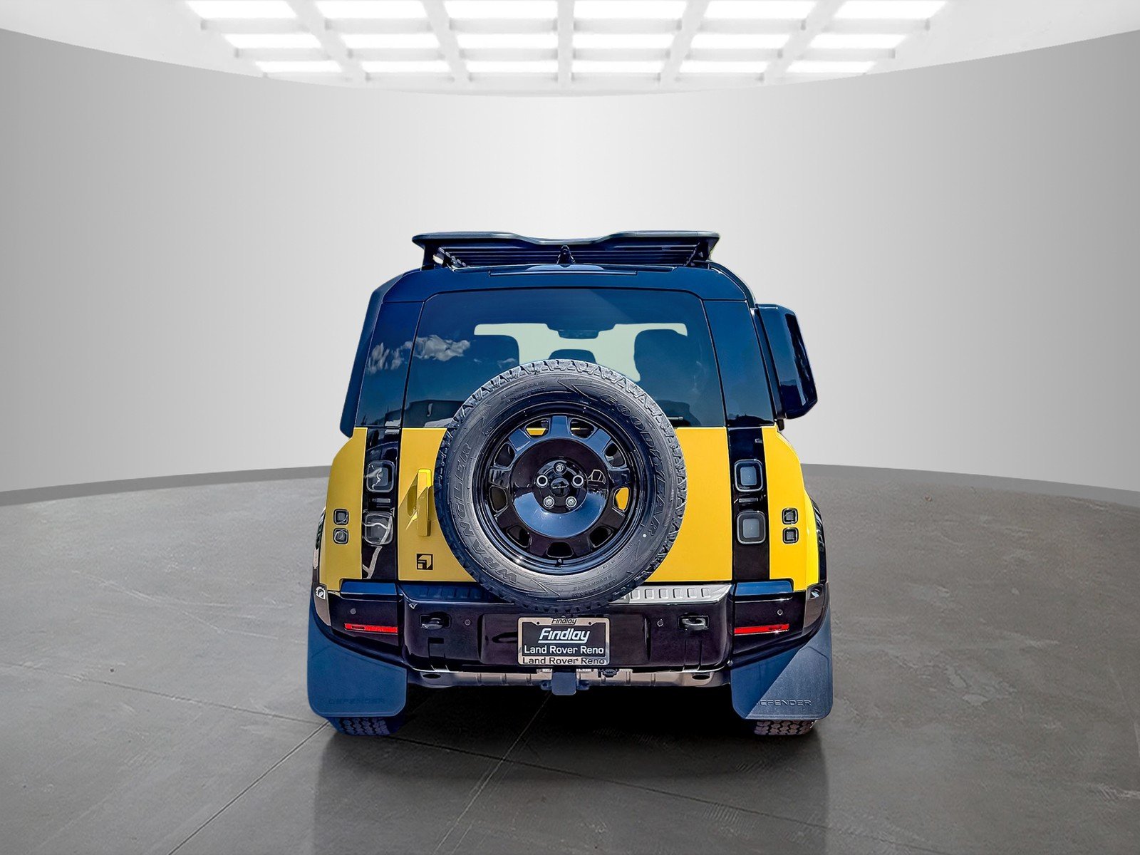 New 2026 Deep Sandglow Yellow Land Rover  image 4