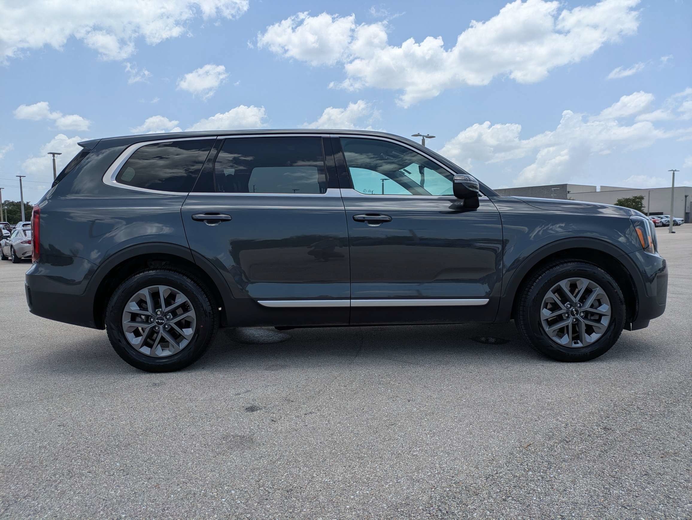 Certified Used 2024 Gravity Gray Kia LX image 4