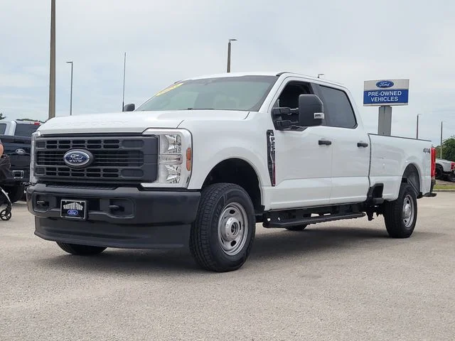 Used 2025 White Ford XL image 31