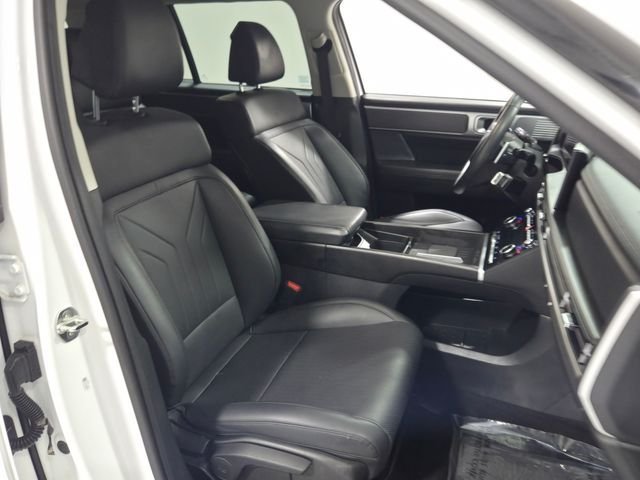 Used 2024 White Hyundai SEL image 18
