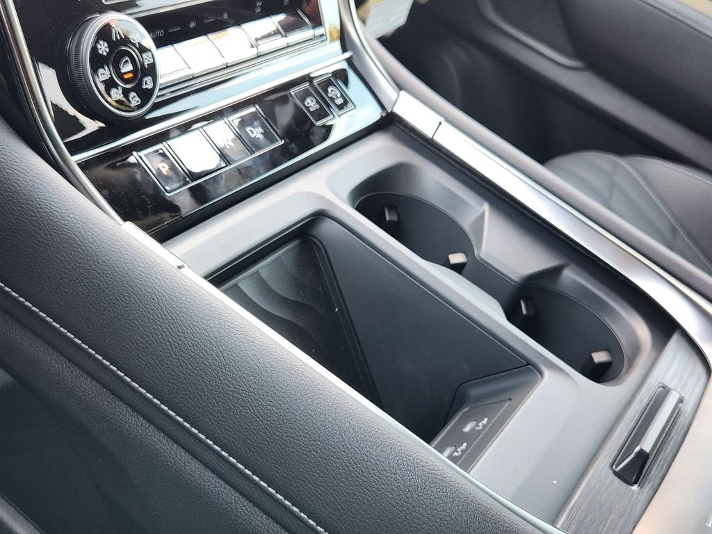 New 2026 Aspen White TriCoat / Super Black Two-tone Nissan PRO-4X® image 15