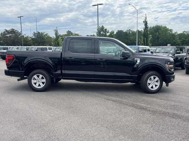 New 2026 Black Ford XLT image 2