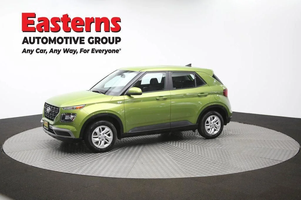 Used 2022 Green Hyundai SE image 59