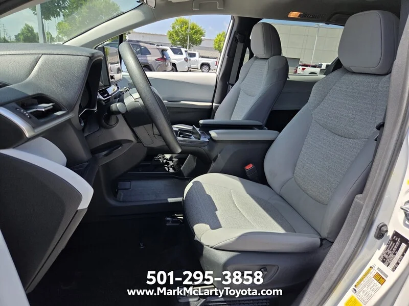 Used 2025 Ice TOYOTA LE FWD 8-PASSENGER image 9