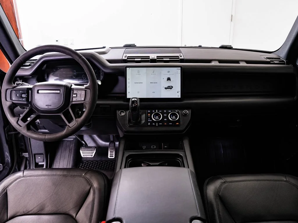 Used 2023 Carpathian Gray Premium Metallic Land Rover V8 image 32