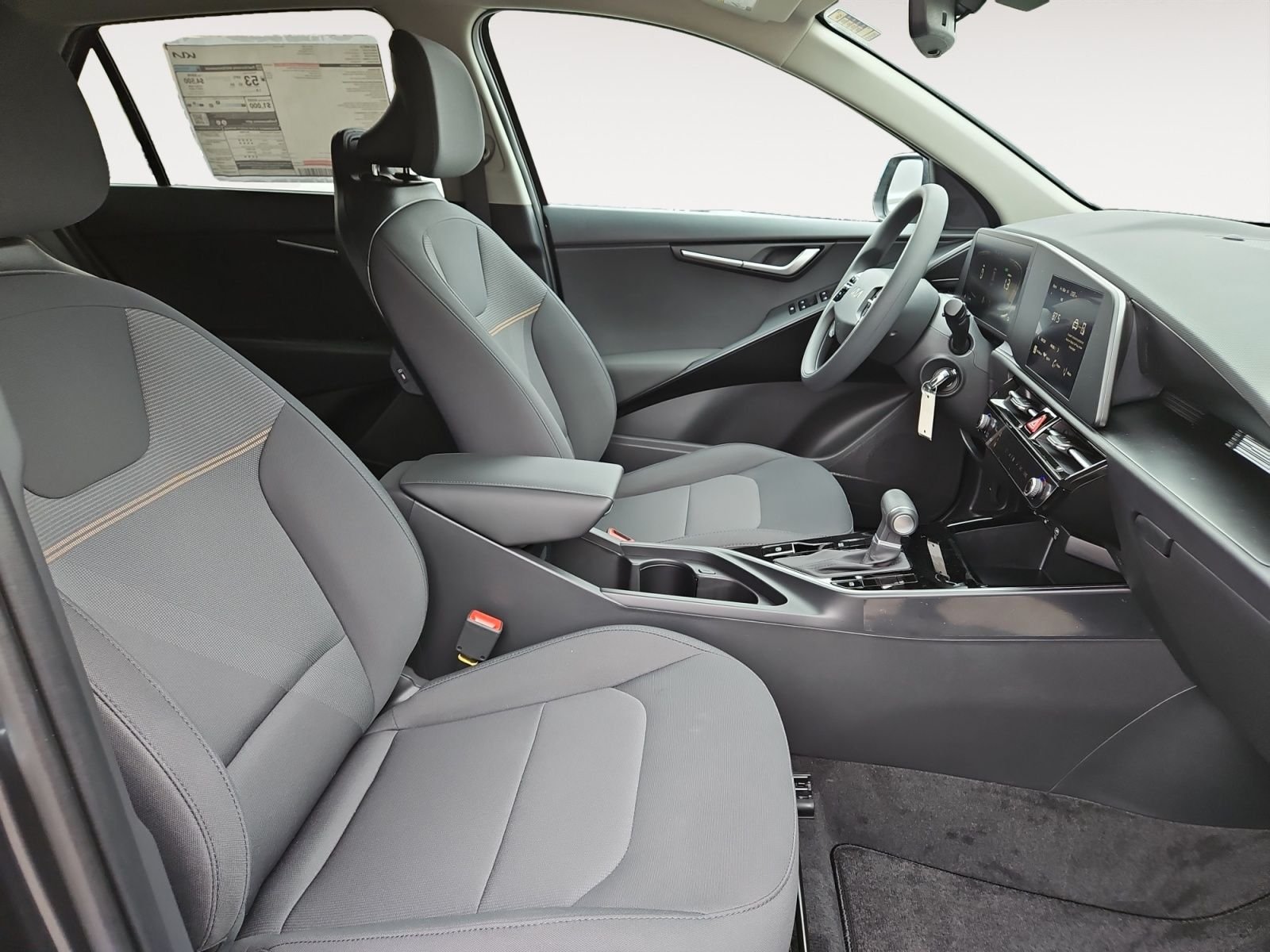2025 Kia Niro LX - Photo 15