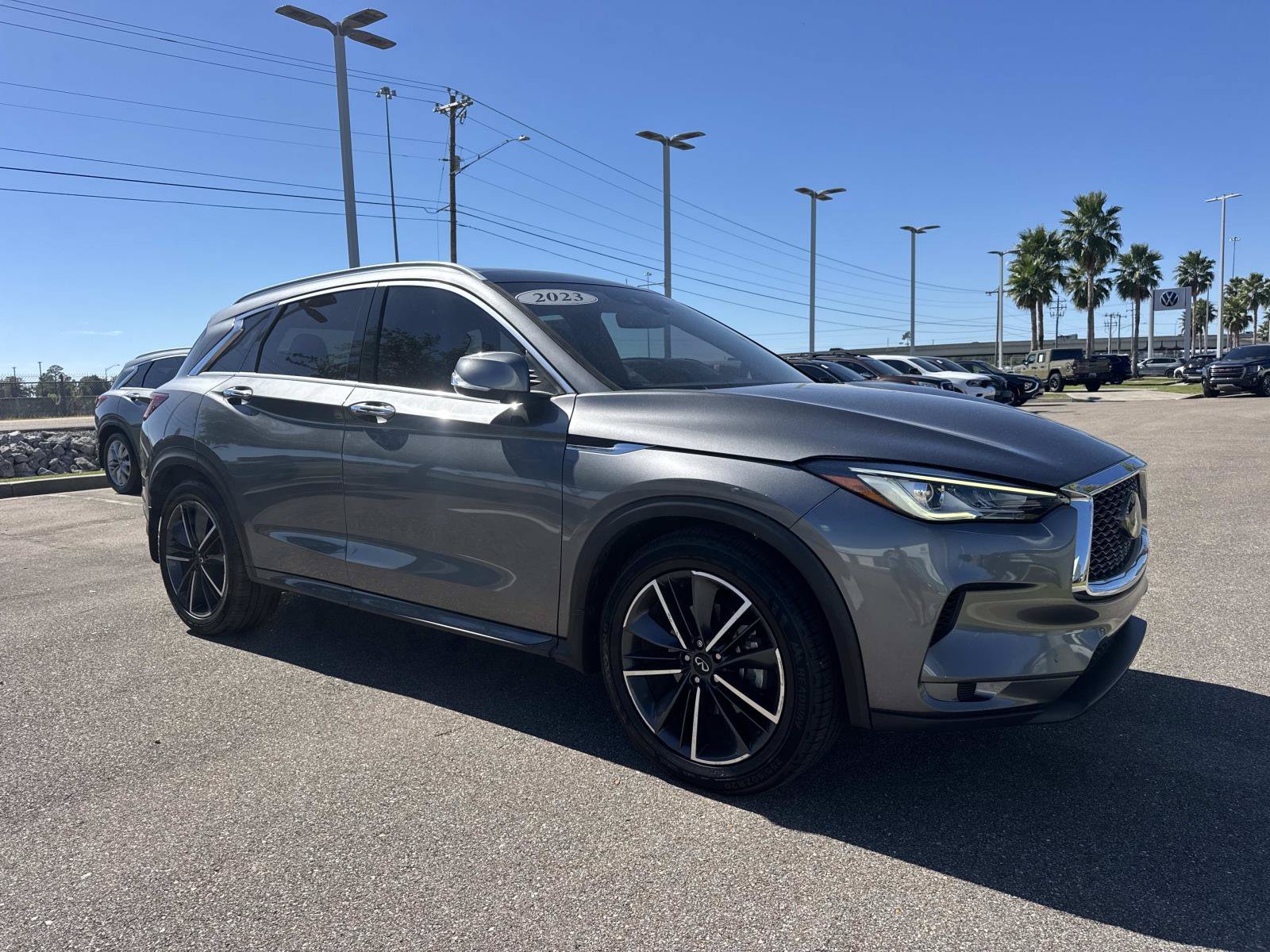 Used 2023 Gray INFINITI LUXE image 3