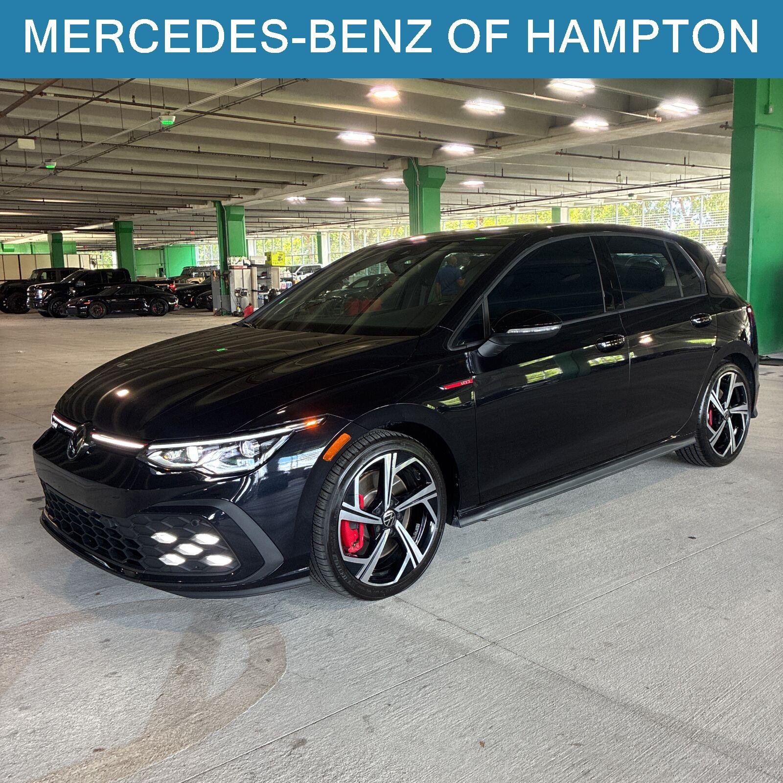 Used 2024 Deep Black Pearl Volkswagen SE image 1