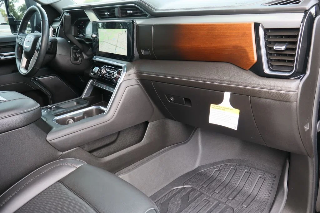 Used 2025 Black GMC Denali image 33
