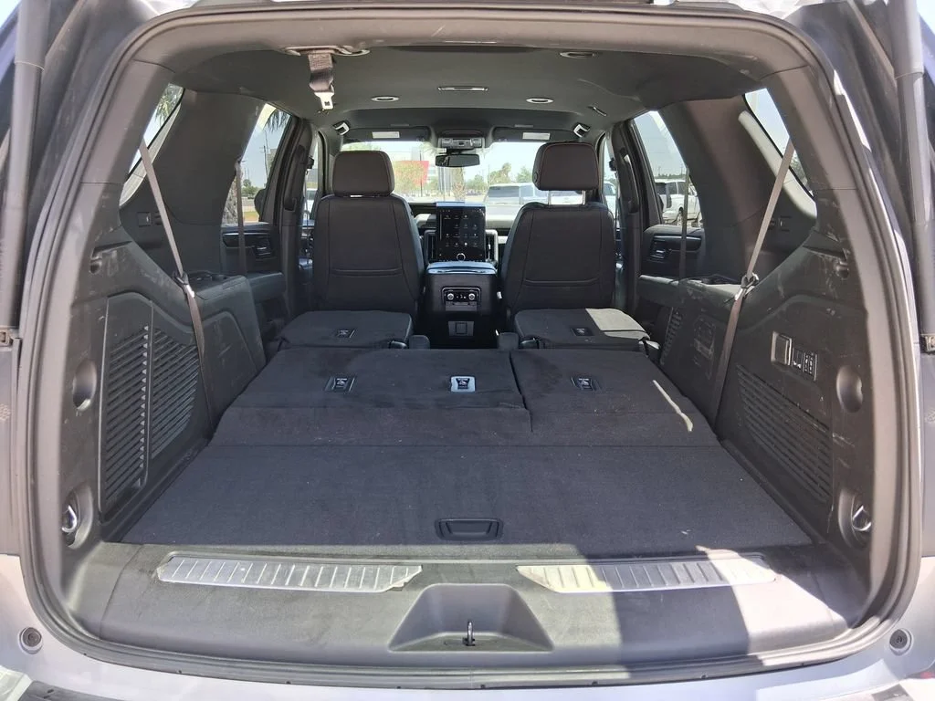 Used 2025 Sterling Metallic GMC AT4 image 6