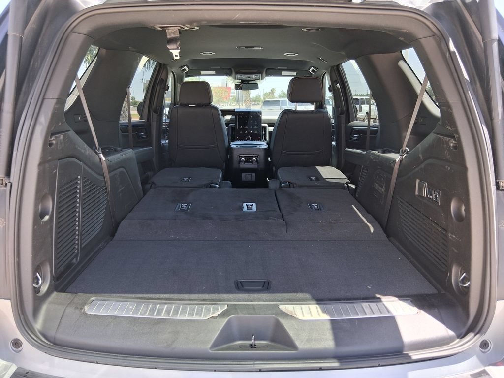 Used 2025 Sterling Metallic GMC AT4 image 6