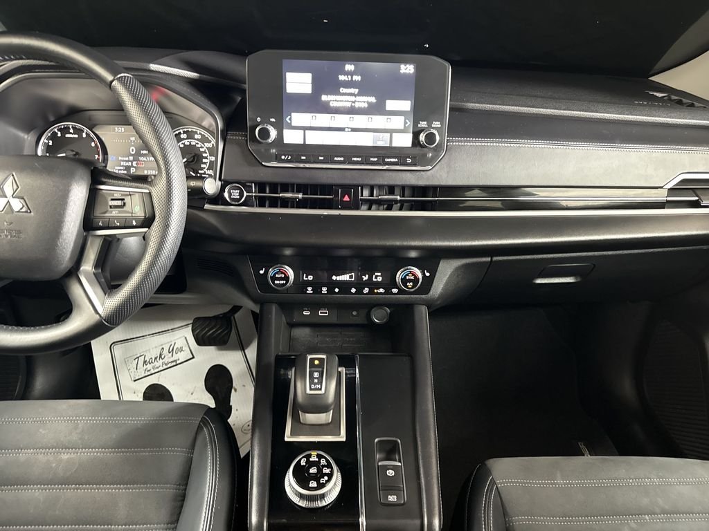 Used 2024 Cosmic Blue Metallic Mitsubishi SE image 19