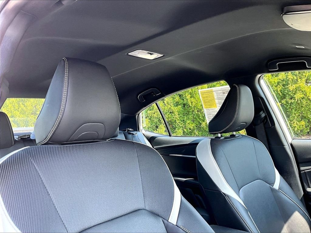Used 2025 White Toyota SE image 22
