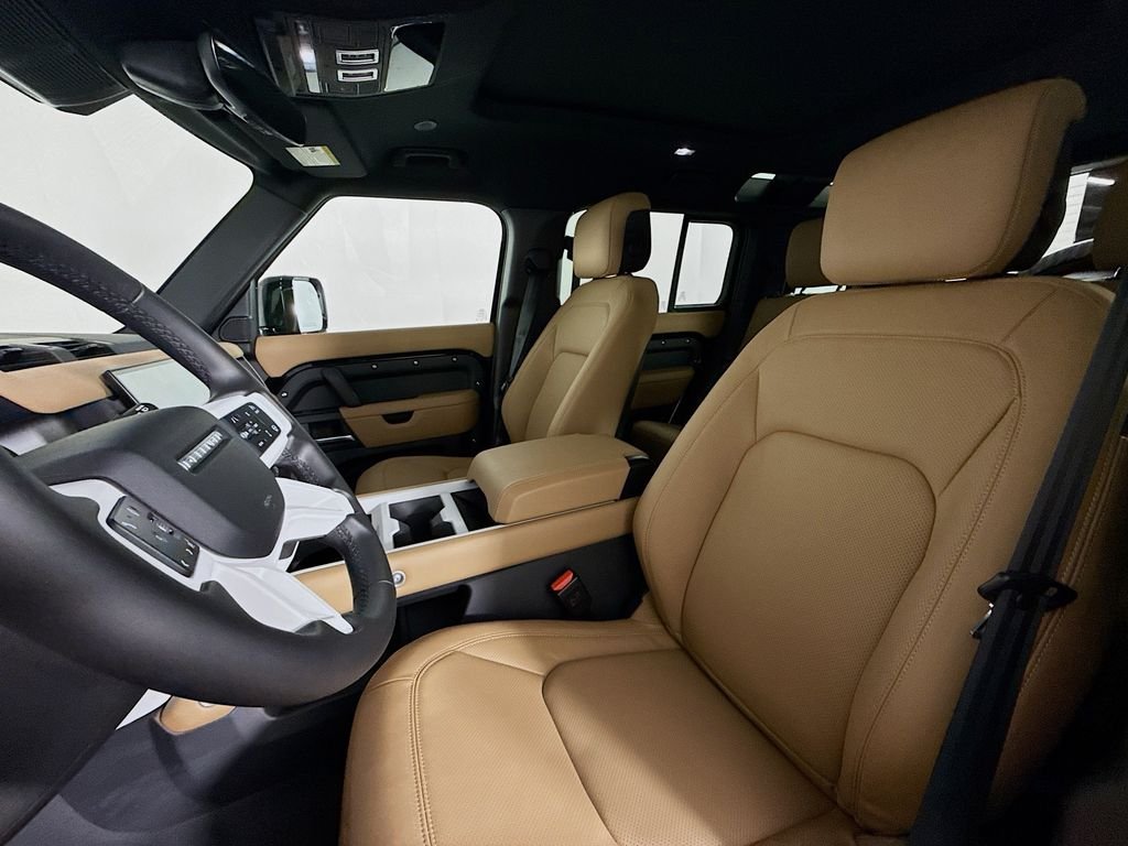 New 2026 Santorini Black Land Rover X-Dynamic SE image 5