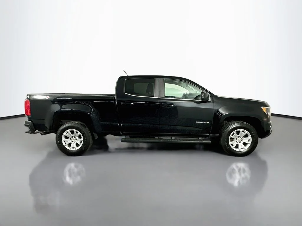 Used 2020 Black Chevrolet LT image 9