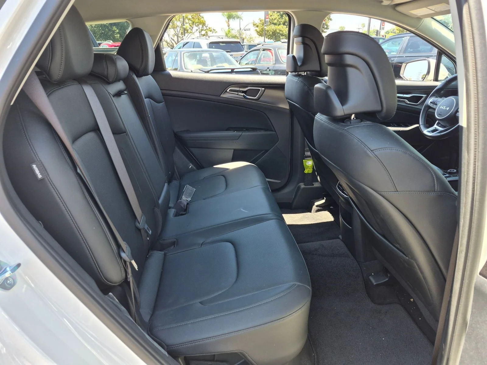 Used 2025 Snow White Pearl Kia EX image 18