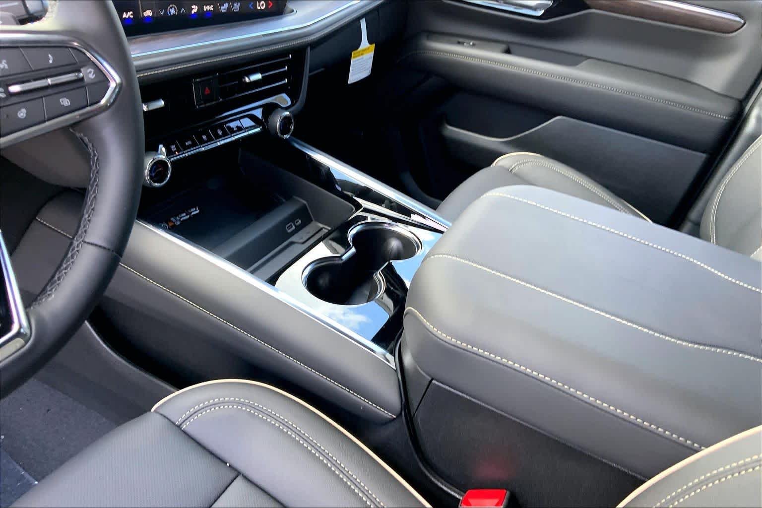 2026 Chevrolet Tahoe Premier - Photo 8