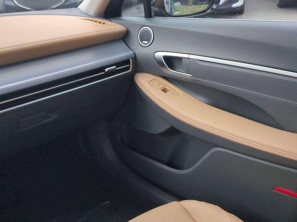 New 2026 Black Hyundai Limited image 18