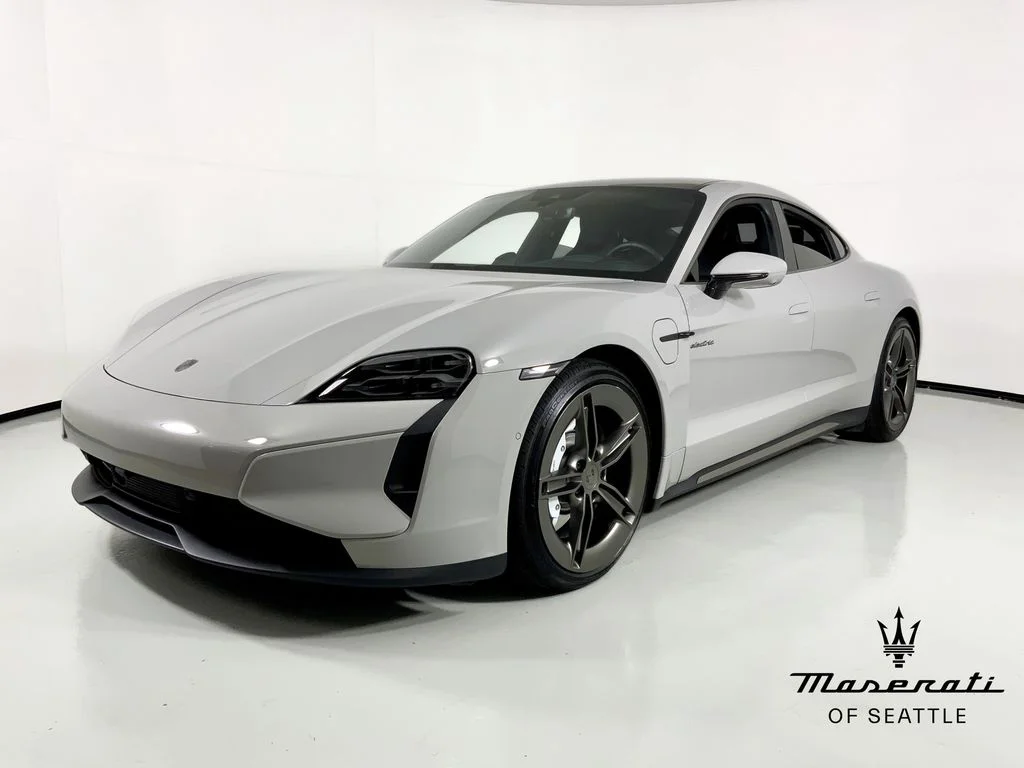 2025 Porsche Taycan Turbo's photo