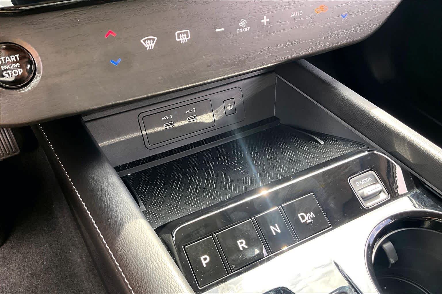 Used 2025 Everest White Pearl Tricoat Nissan SL image 31