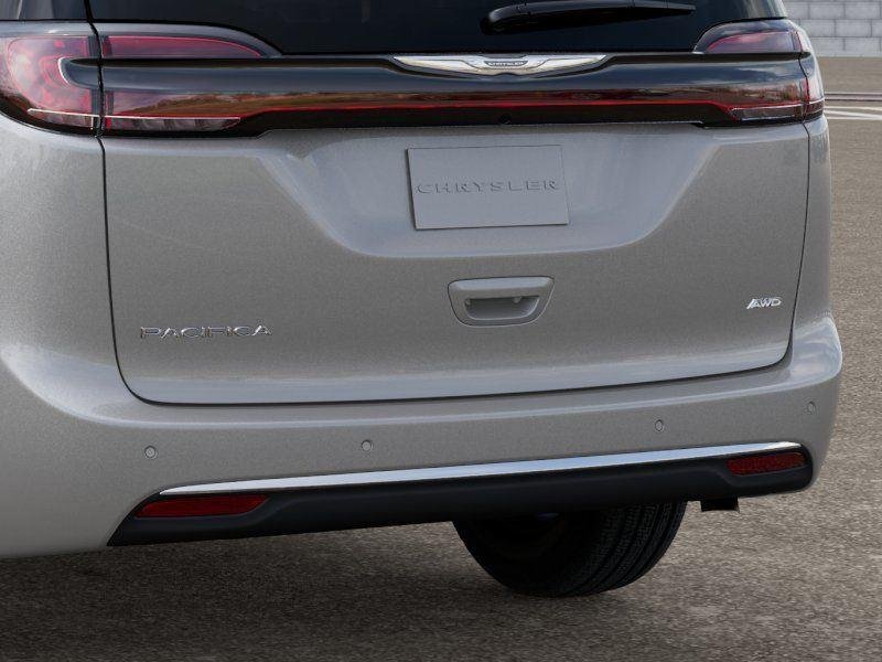 Used 2026 Silver Mist Clearcoat Chrysler Select image 15