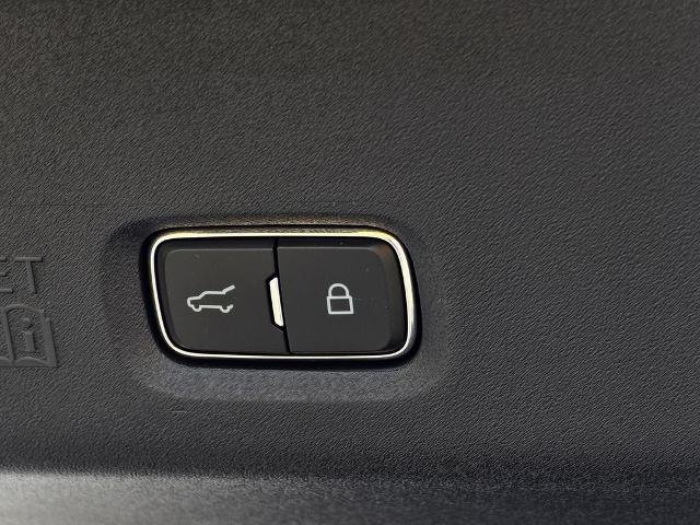 New 2027 Agate Black Metallic Ford MAX Active image 39