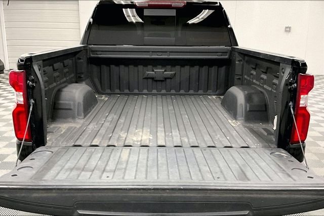Used 2020 Black Chevrolet RST image 32