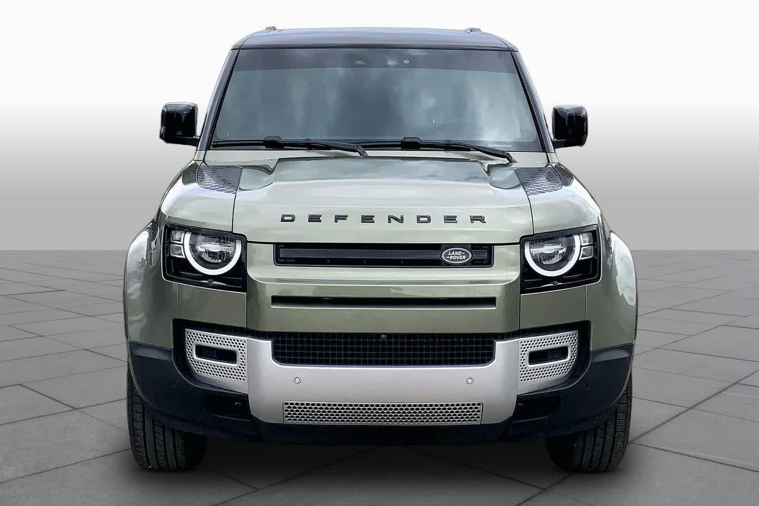Used 2023 Pangea Green Metallic Land Rover S image 4