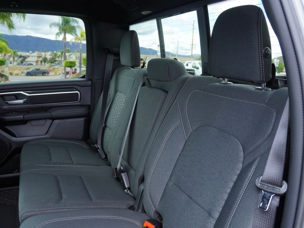 New 2026 Granite Crystal Metallic Clear-Coat Exterior Paint RAM Big Horn Night Edition image 19