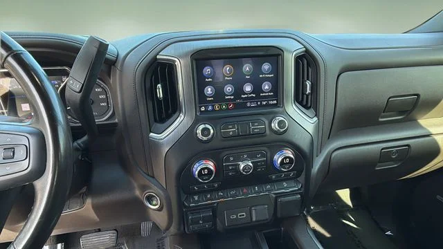 Used 2022 White GMC Denali image 27