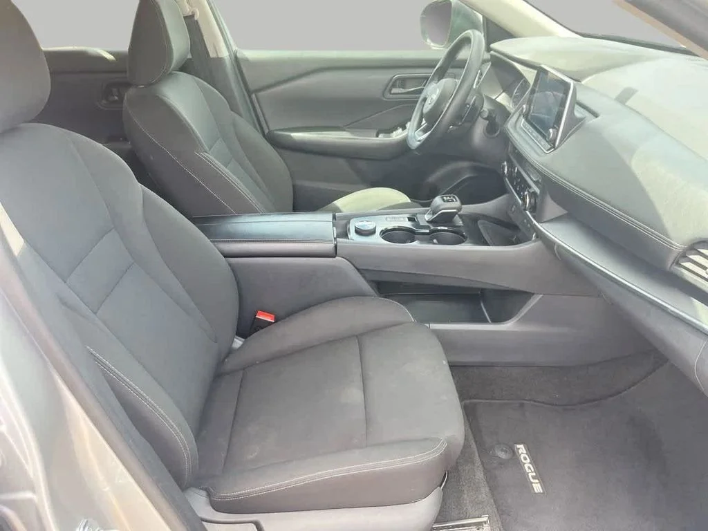 Used 2024 Silver Nissan S image 9