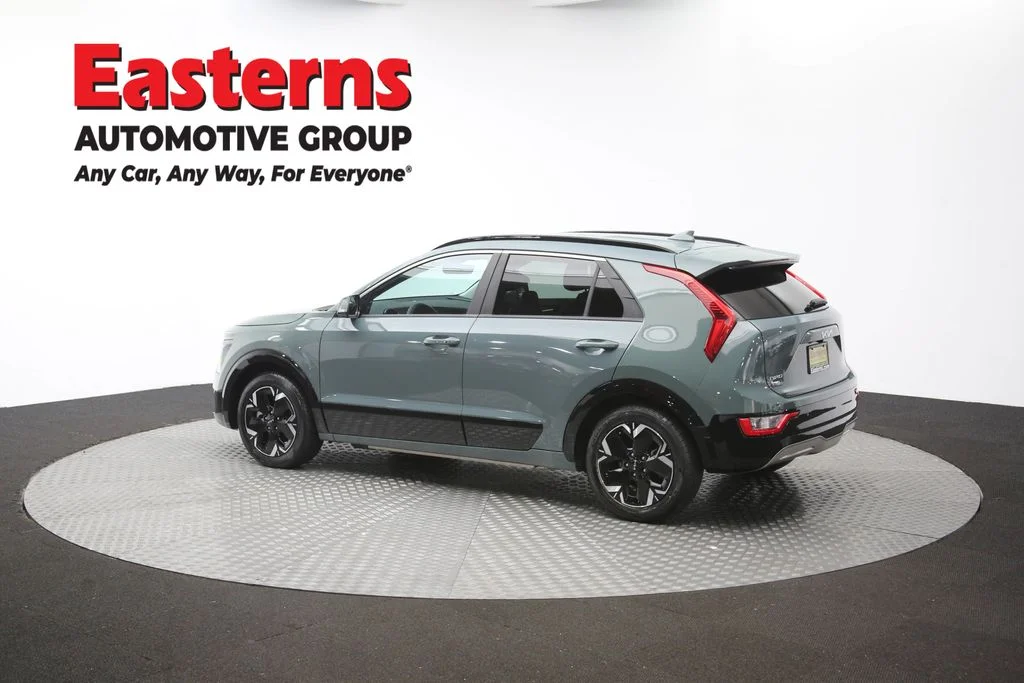 Used 2023 Green Kia Wind image 62
