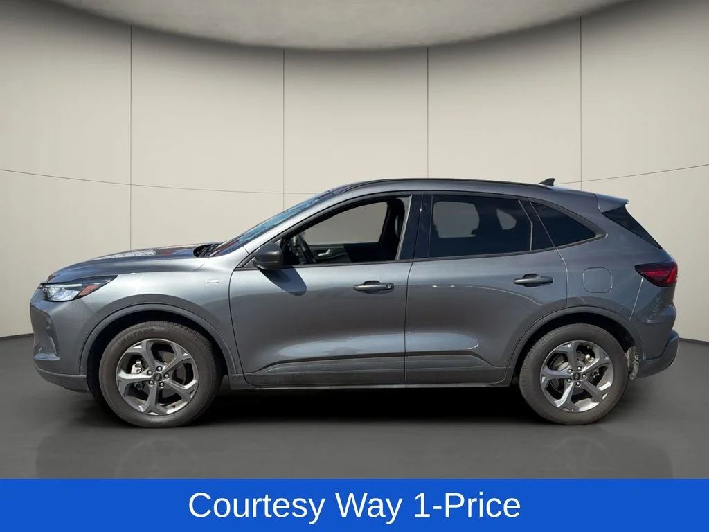 Used 2025 Gray Ford ST-Line image 5