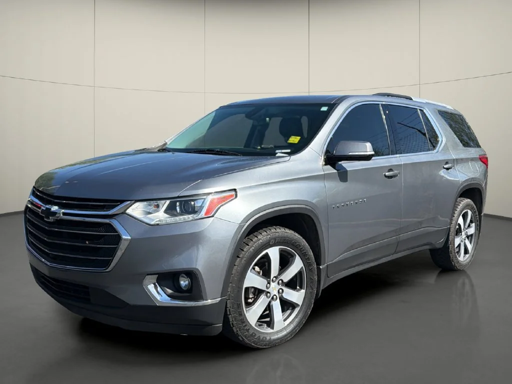 Used 2018 SATIN STEEL METALLIC Chevrolet LT Leather image 3