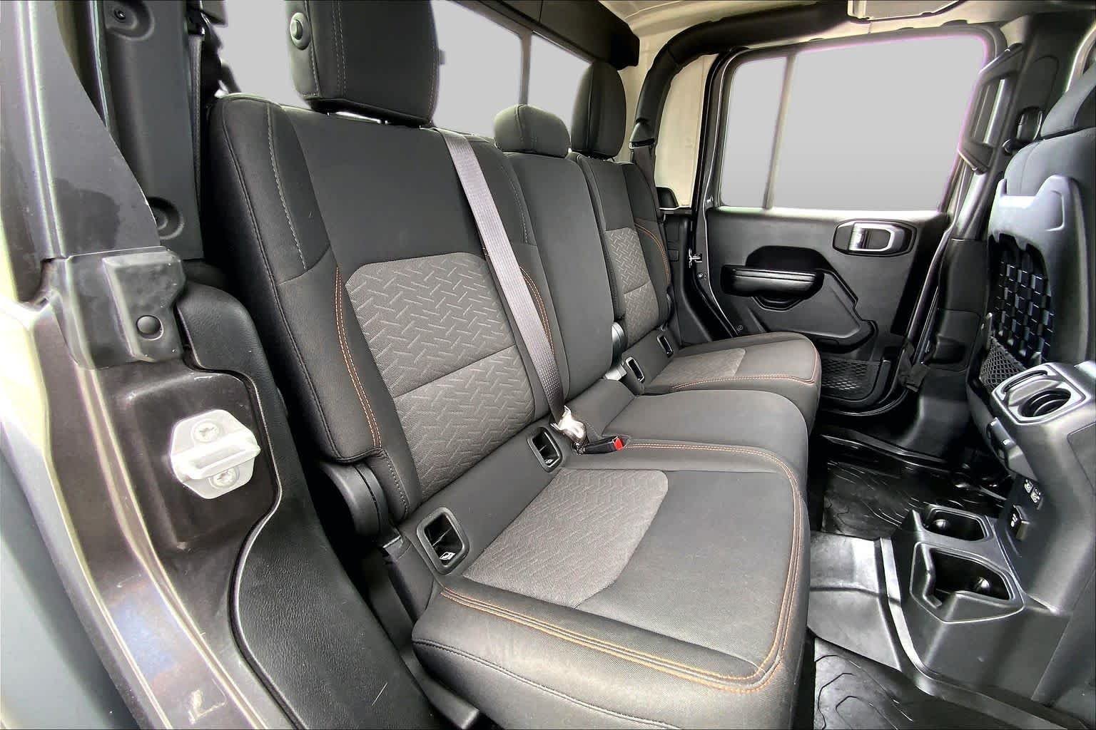 Used 2022 Granite Crystal Metallic Clearcoat Jeep Mojave image 19