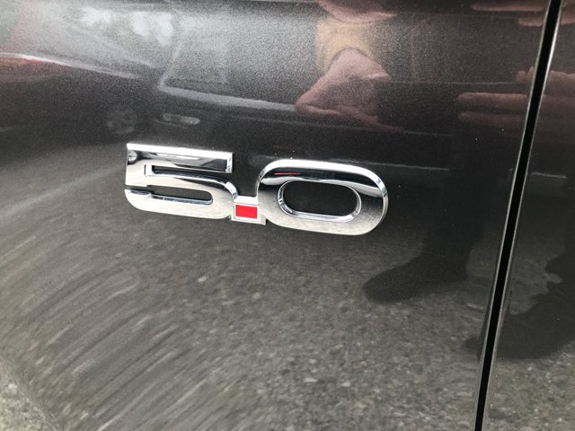Used 2015 Magnetic Metallic Ford GT Premium image 10