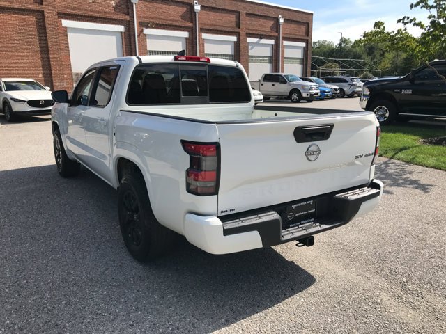 Used 2022 Glacier White Nissan SV image 5