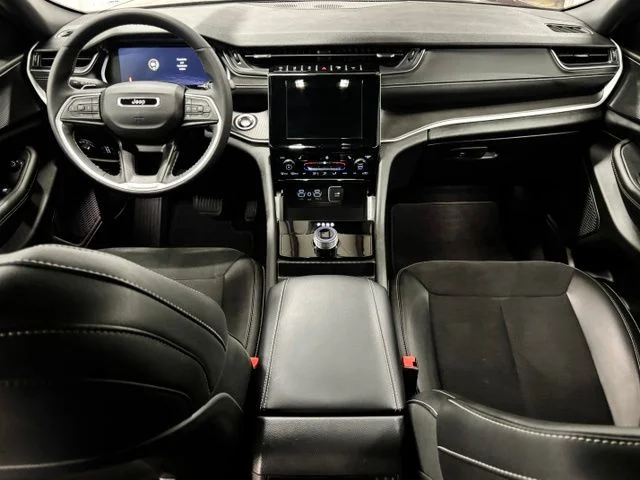 Used 2025 Red Jeep Altitude X image 12