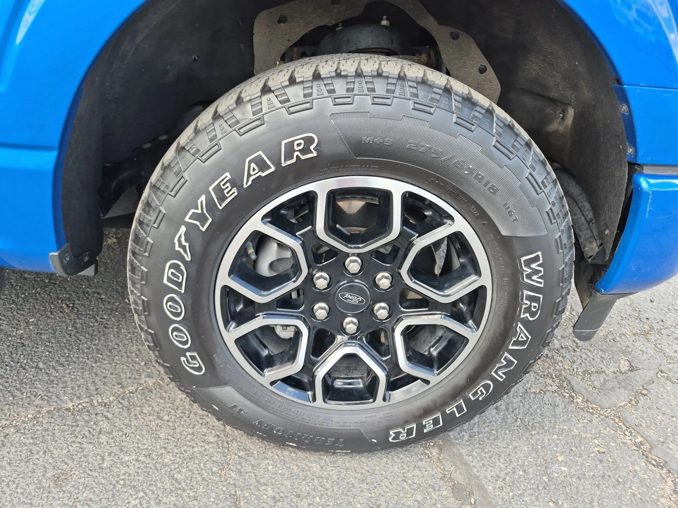Used 2021 Blue Metallic Ford LARIAT image 12