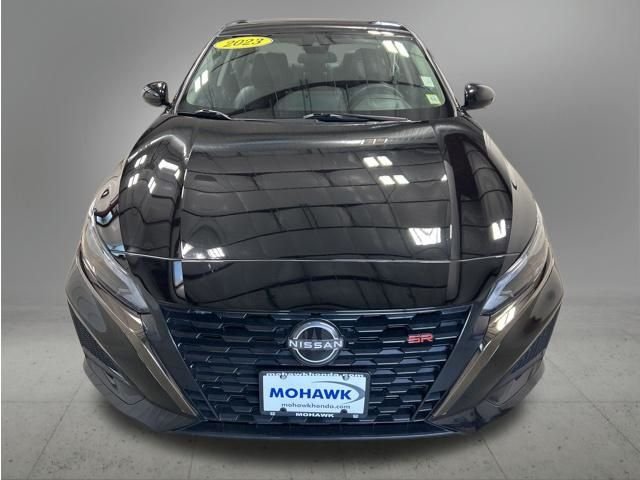 2023 Nissan Altima SR - Photo 9