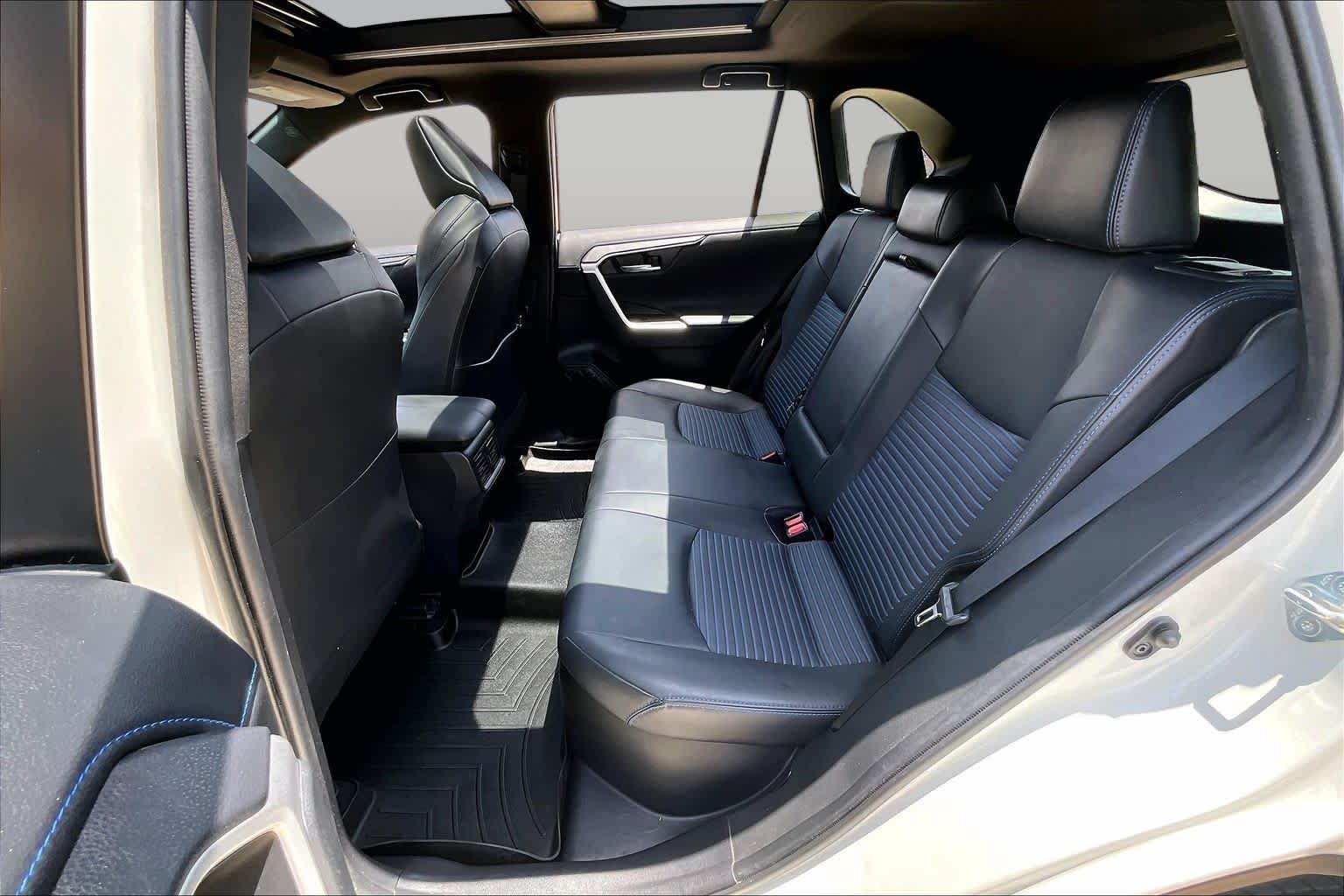 Used 2021 Blizzard Pearl/Midnight Black Metallic Toyota Hybrid XSE image 19