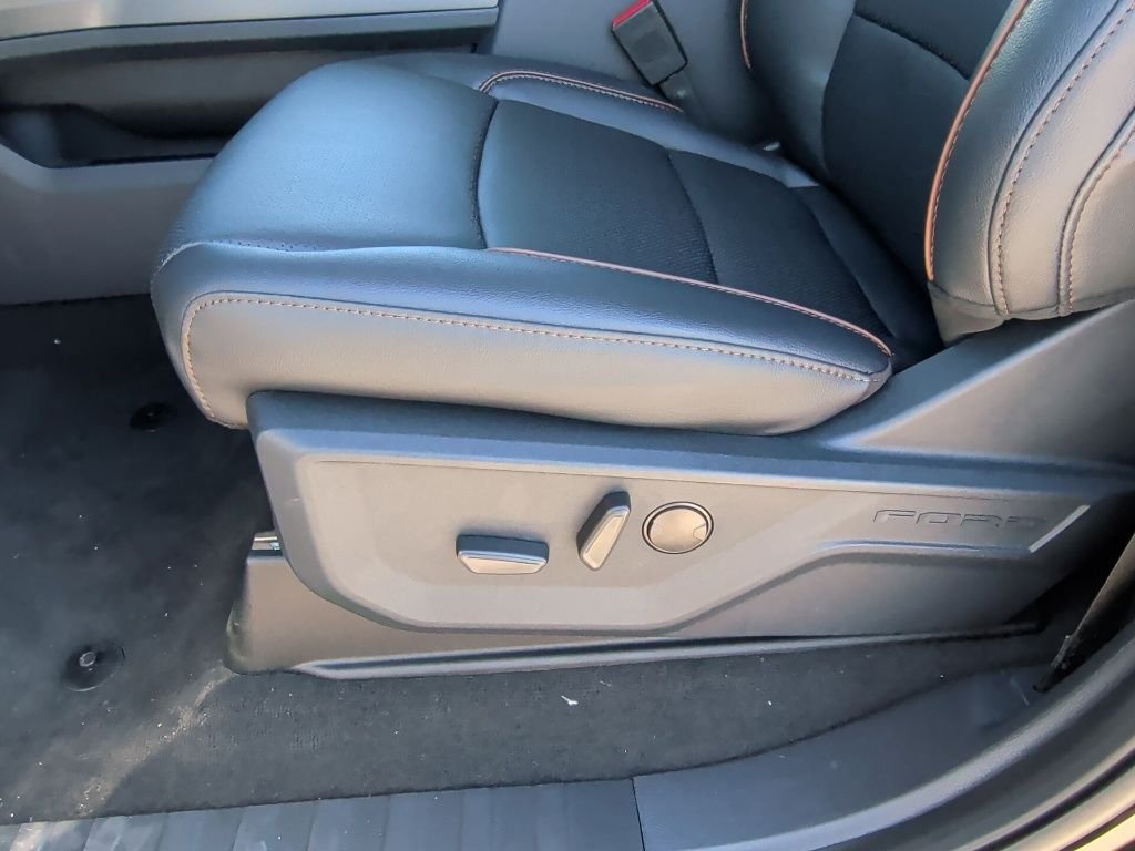 New 2026 Agate Black Metallic Ford F-250® Lariat® image 14