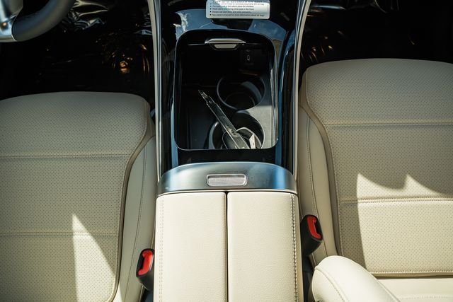 New 2026 Polar White Mercedes-Benz GLC 300 image 25