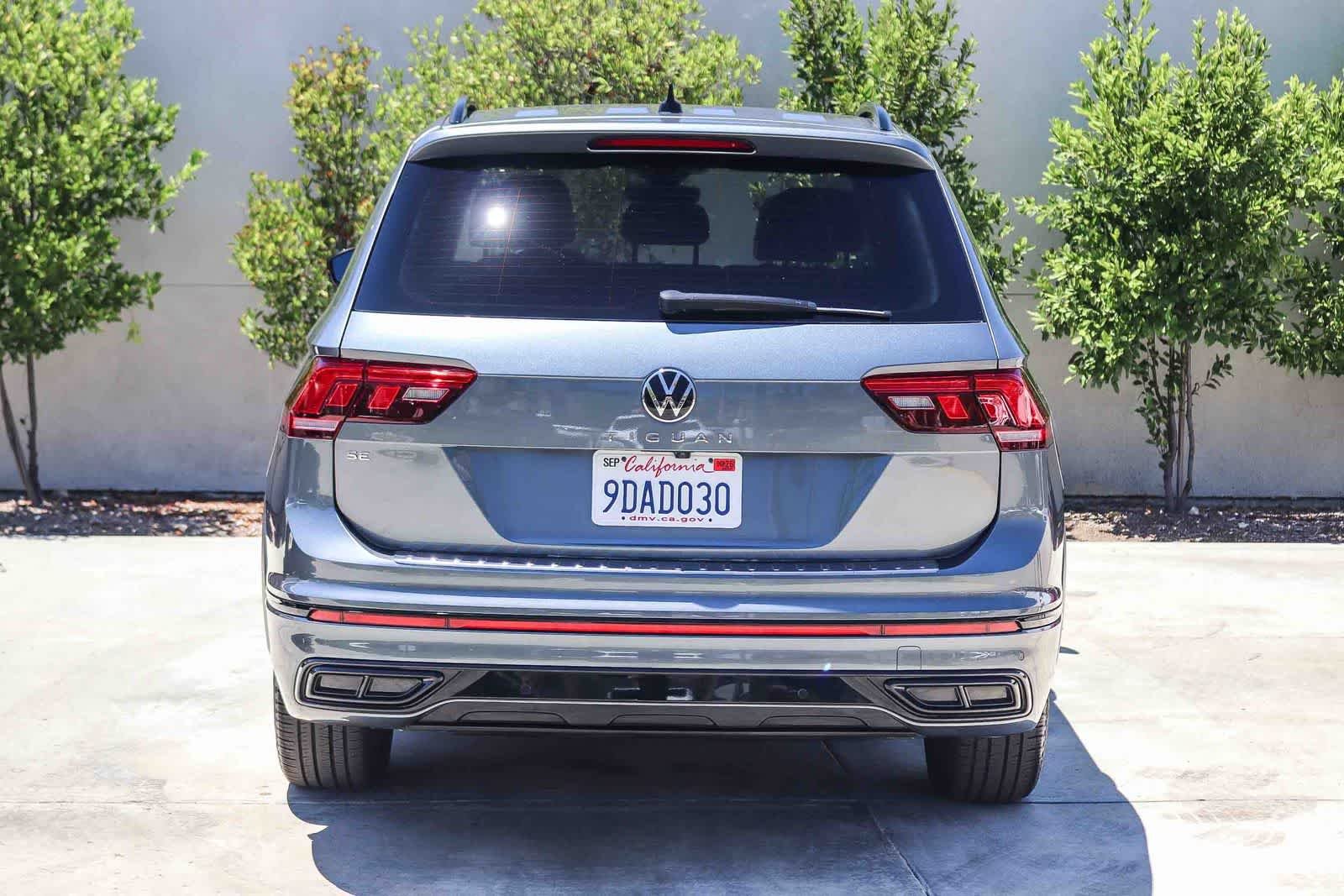 Used 2022 Platinum Gray Metallic Volkswagen SE R-Line Black image 5