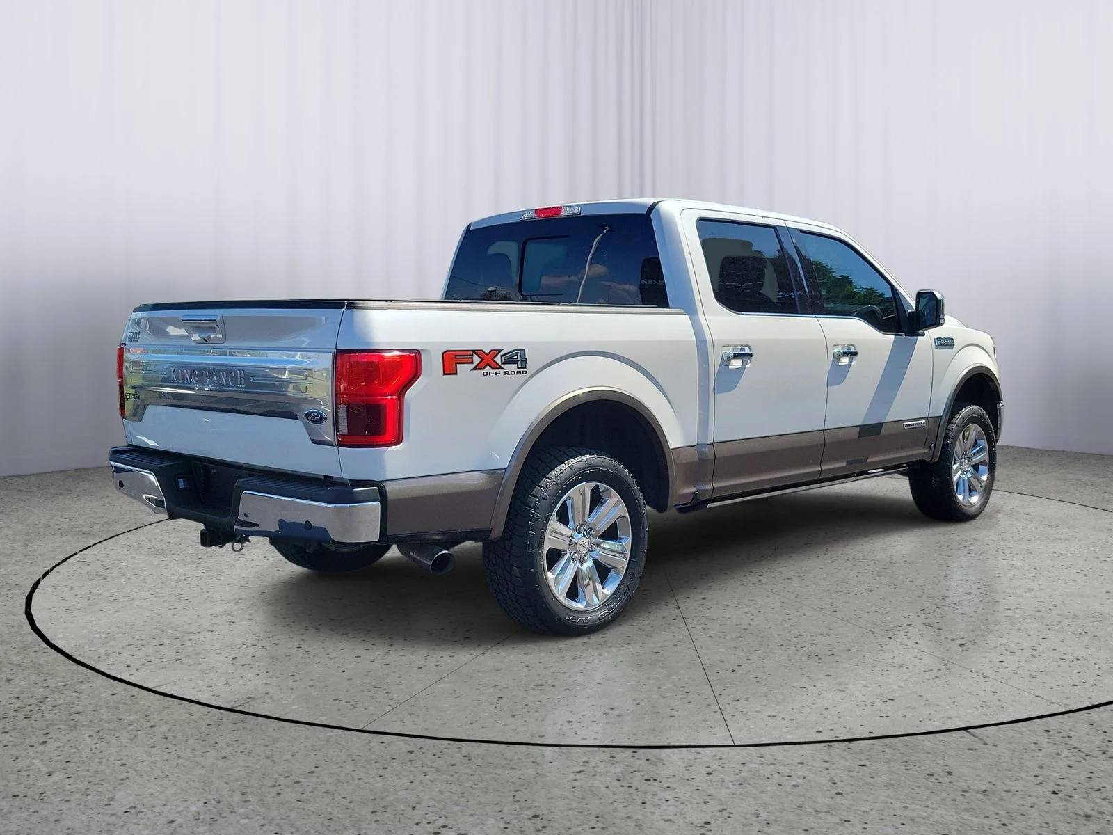 Used 2018 White Platinum Metallic Tri-Coat Ford King Ranch image 3