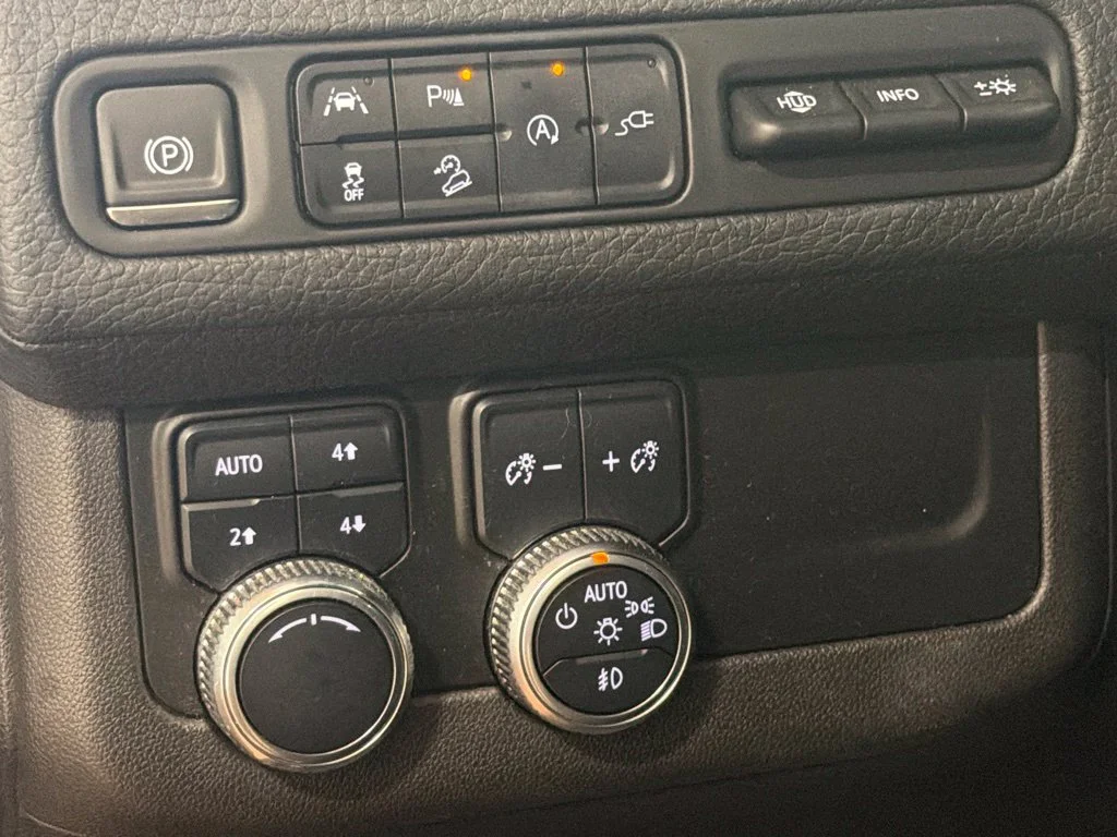 Used 2021 Black GMC Denali image 26